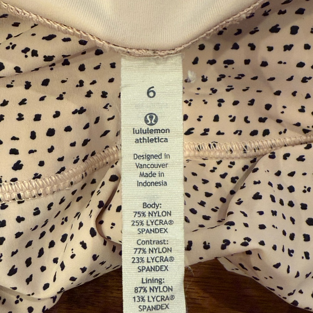 Lululemon Skort - White and Black - Size 6 - Picture 5 of 6